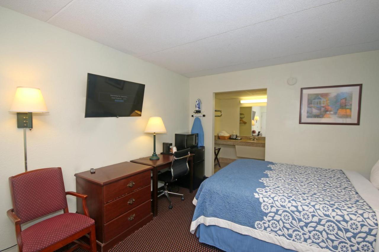 Hamilton Inn Jonesville I-77 Exterior photo